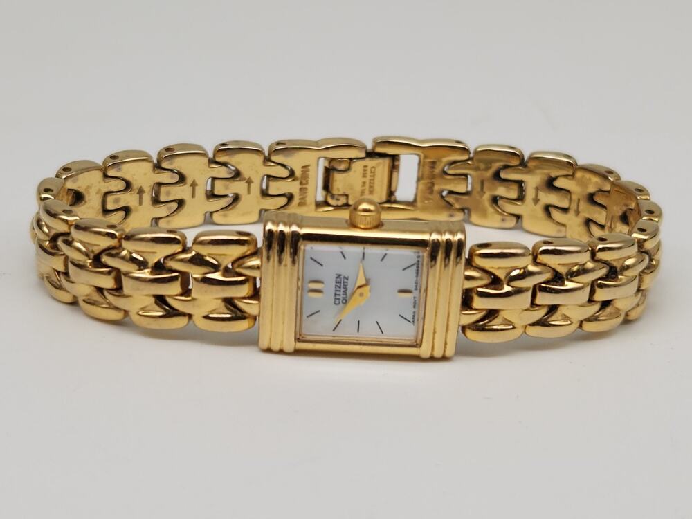 Vintage Women’s Citizen Elegance Mother of Pearl Dial Watch